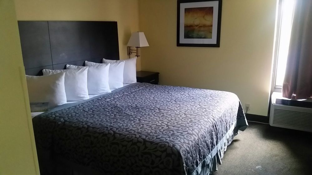 Days Inn & Suites By Wyndham Peachtree Corners Norcross Kültér fotó